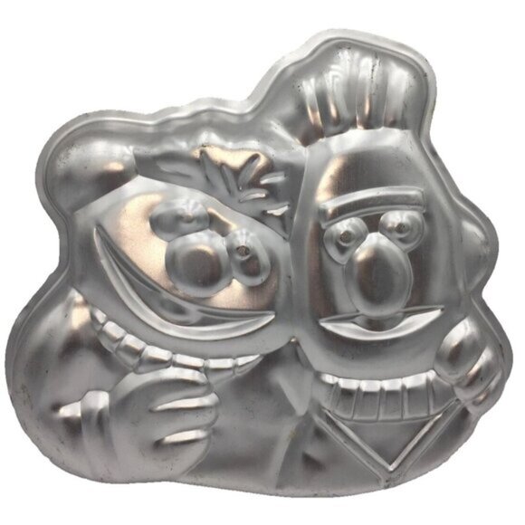 Bert and Ernie Wilton Birthday Party Cake Pan Sesame Street 502-7423 Vintage - Picture 1 of 7